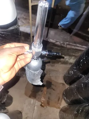 Wall Mounted Oxygen Flowmeter With Humidifier Bottle