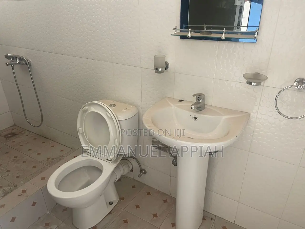 3bdrm Apartment in Awoshei Anyaa, Awoshie for rent