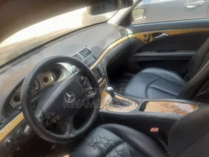 Mercedes-Benz E300 2007 Brown