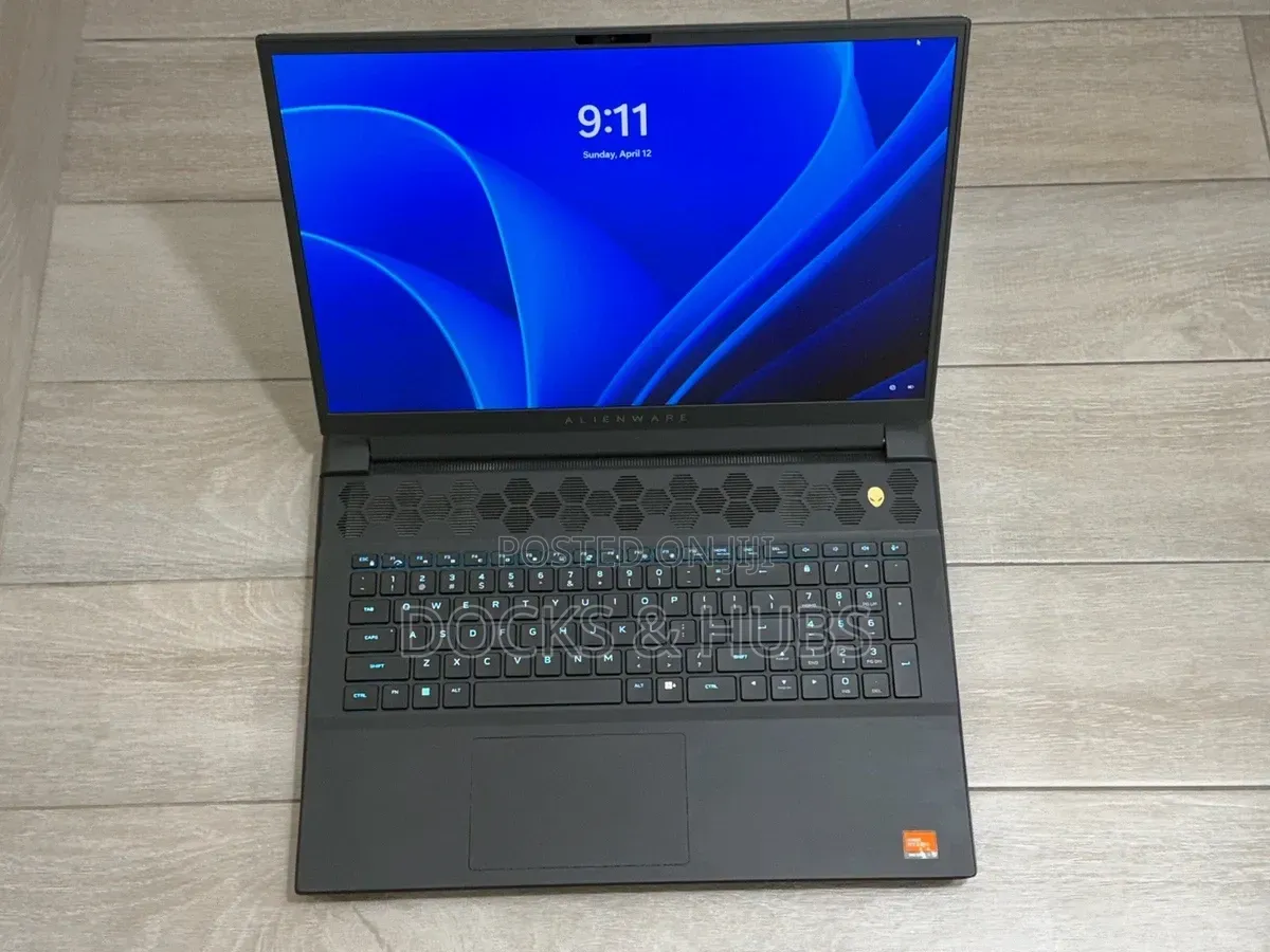 Laptop Dell Allienware M18 R1 32GB AMD Ryzen 9 SSD 1T
