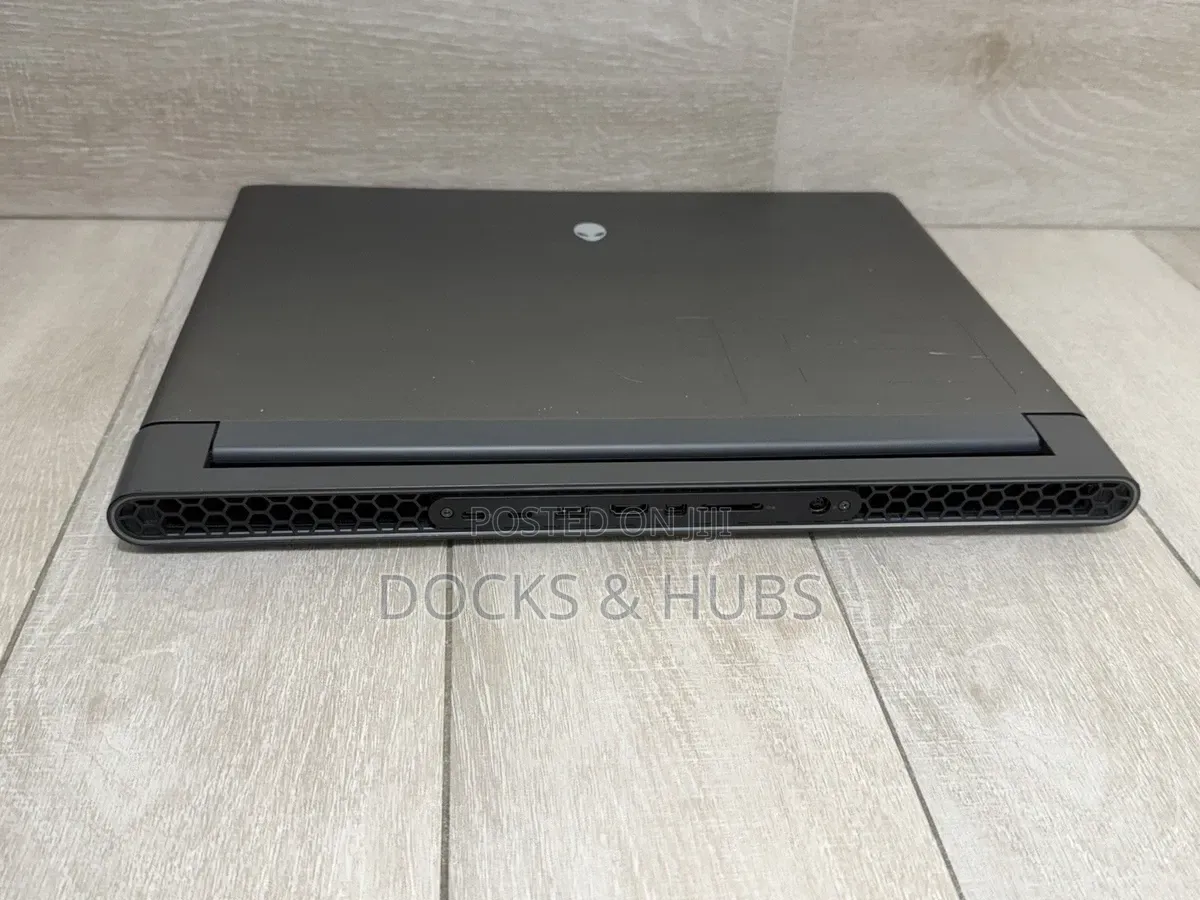 Laptop Dell Allienware M18 R1 32GB AMD Ryzen 9 SSD 1T