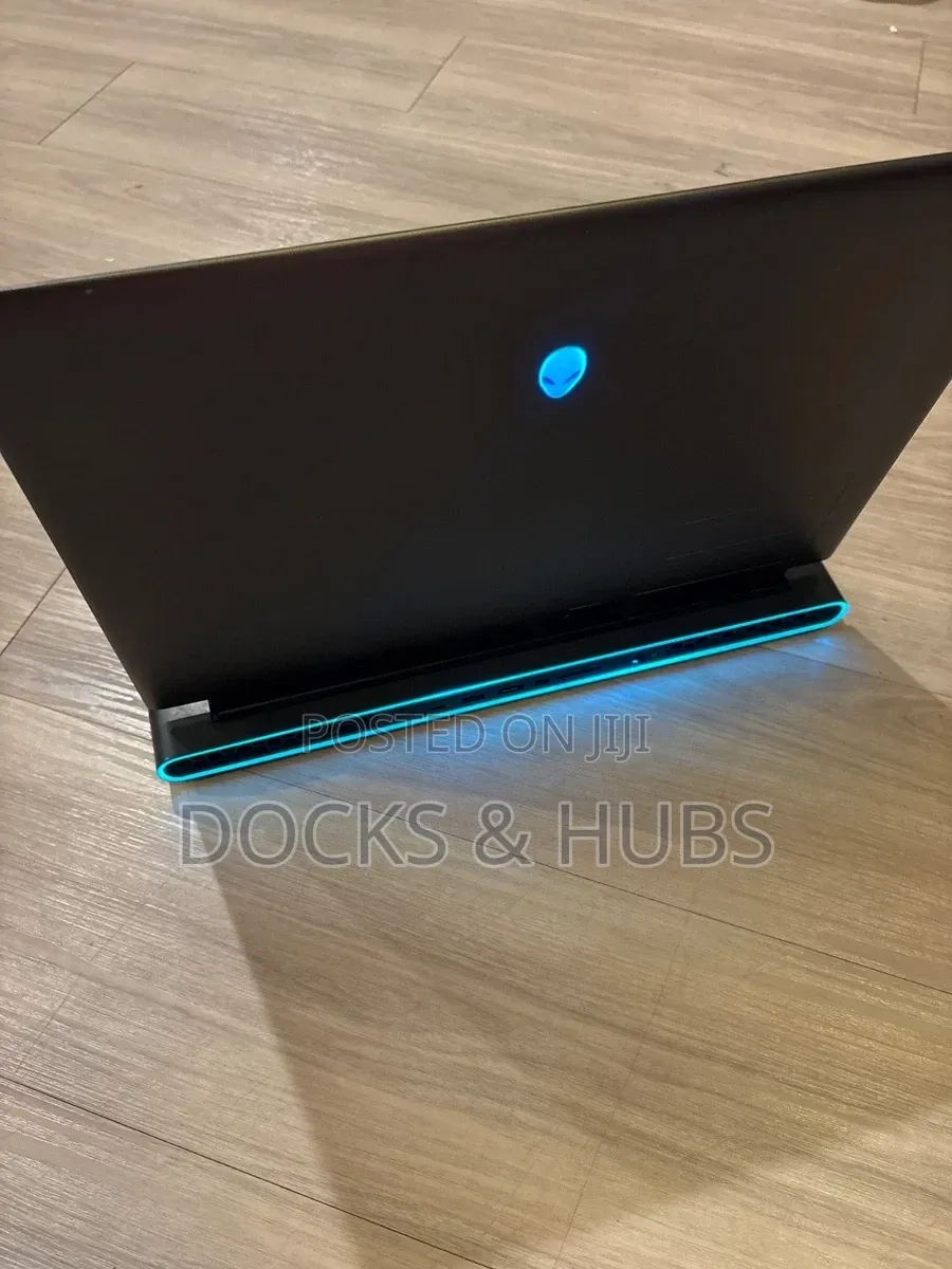 Laptop Dell Allienware M18 R1 32GB AMD Ryzen 9 SSD 1T