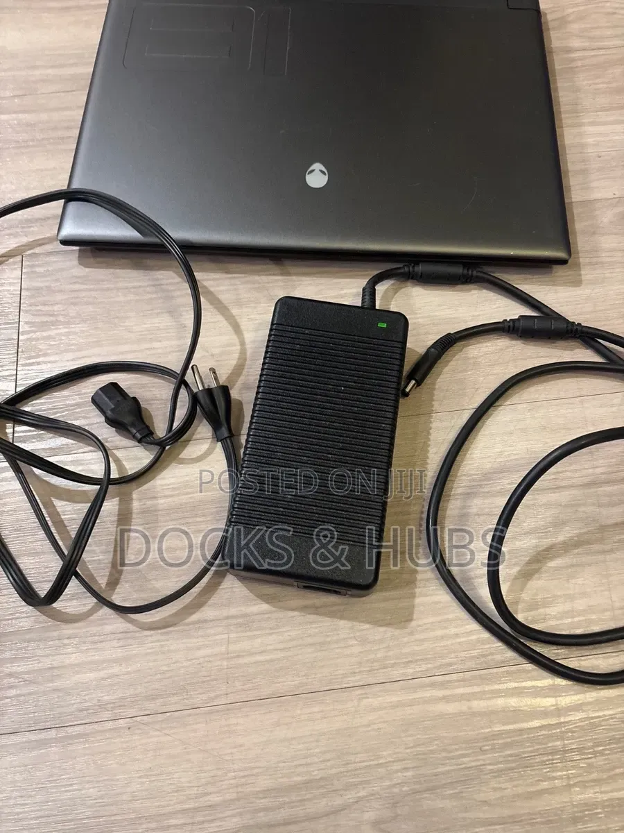 Laptop Dell Allienware M18 R1 32GB AMD Ryzen 9 SSD 1T