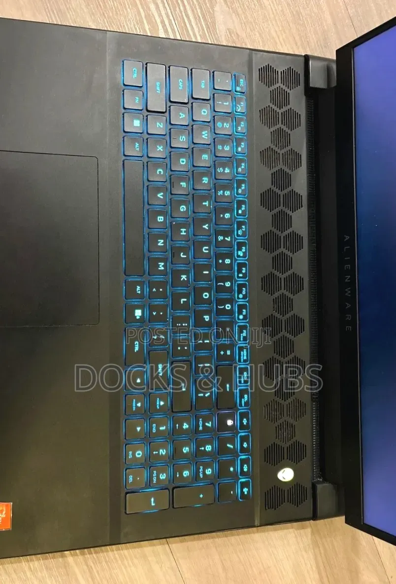 Laptop Dell Allienware M18 R1 32GB AMD Ryzen 9 SSD 1T