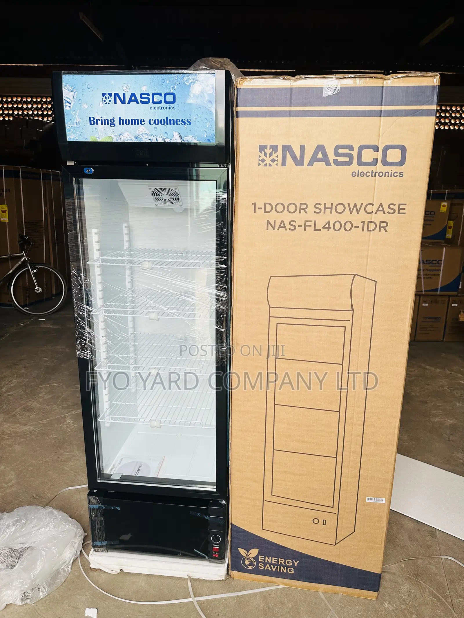 High Standard Nasco 358liter Drinks Display Fridge