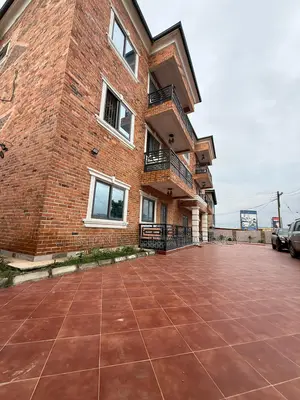 3bdrm Apartment in West Hills Mall Area for rent