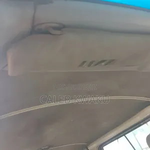 Toyota HiAce 2000 White