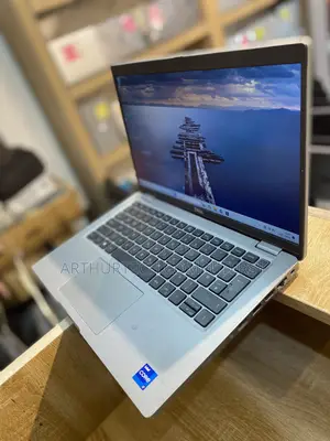 Laptop Dell Latitude 5320 16GB Intel Core i7 SSD 256GB