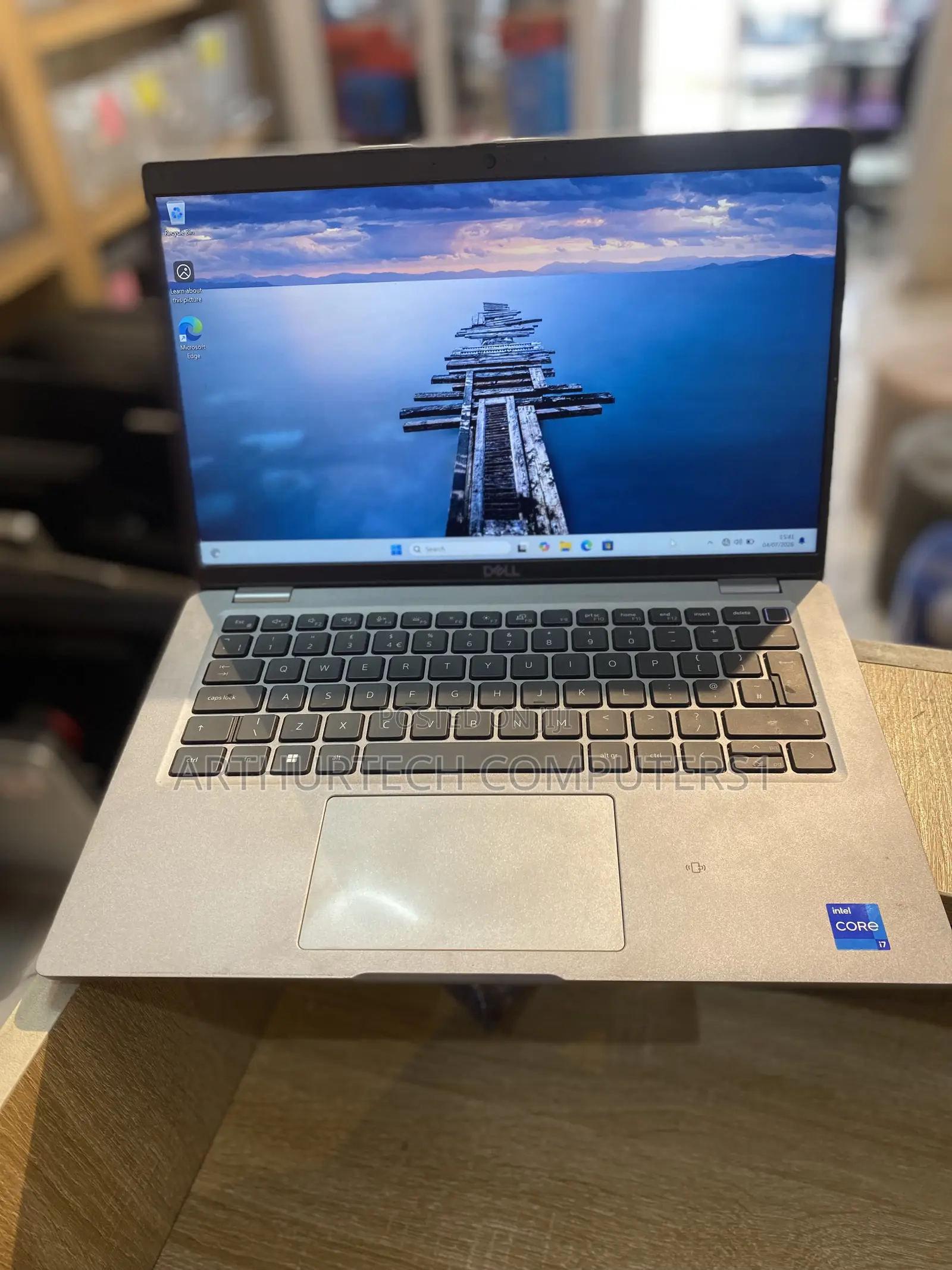 Laptop Dell Latitude 5320 16GB Intel Core i7 SSD 256GB
