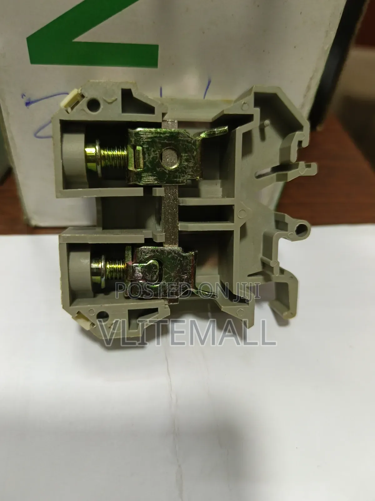 Din Rail-Mounted Terminal Block ? Q? 1