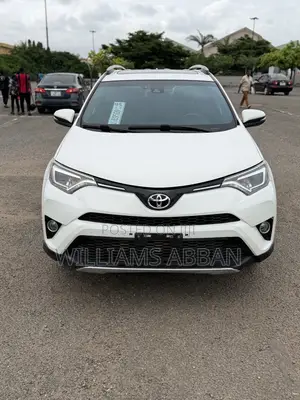Toyota RAV4 SE FWD (2.5L 4cyl 6A) 2017 White