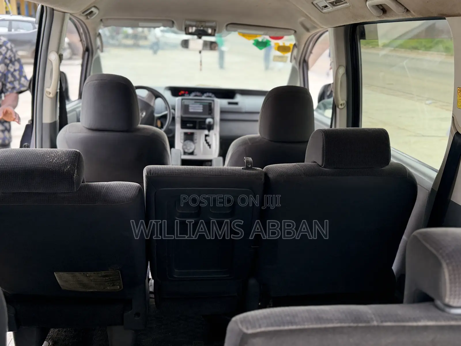 Toyota Voxy V 2WD 8-Seater 2013 Gray