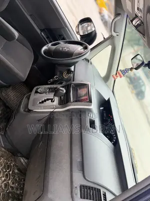 Toyota Voxy V 2WD 8-Seater 2013 Gray