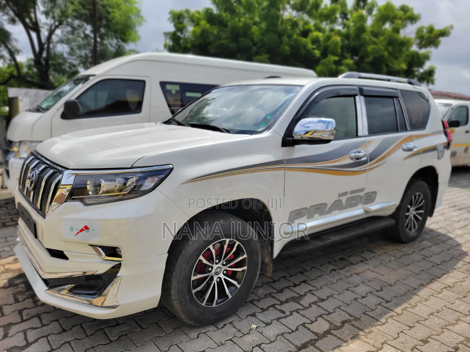 Toyota Land Cruiser Prado 2012 White