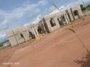 6bdrm Apartment in Ob Global Agency, Atwima Kwanwoma for sale