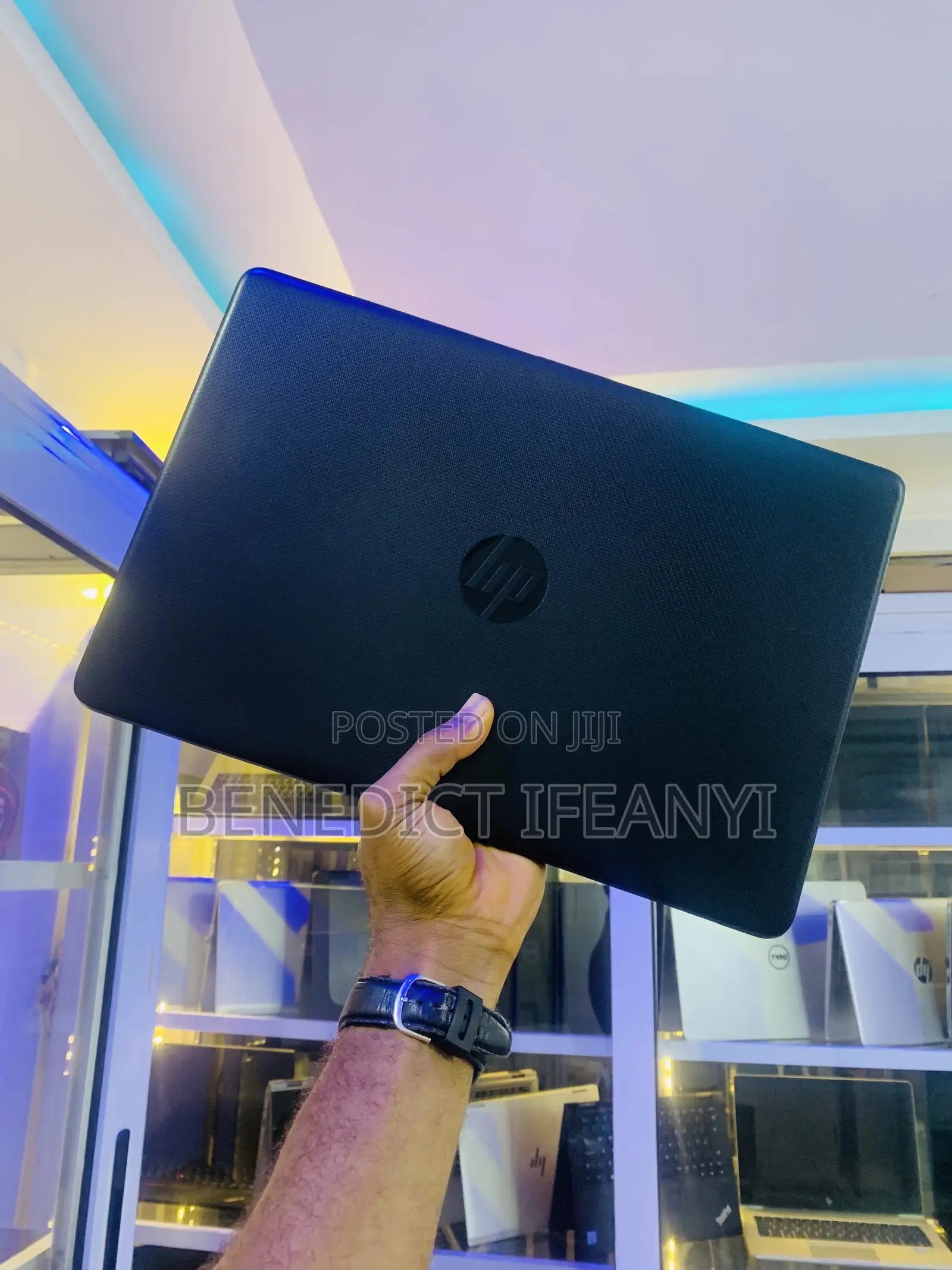 Laptop HP 15-dw1197nia 8GB Intel Core i5 HDD 1T