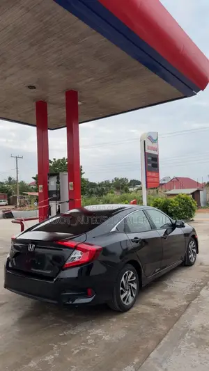 Honda Civic EX 4dr Hatchback (1.5L 4cyl) 2017 Black