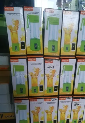 Rechargeable Mini Fruit Juicer New in Box (100gh)