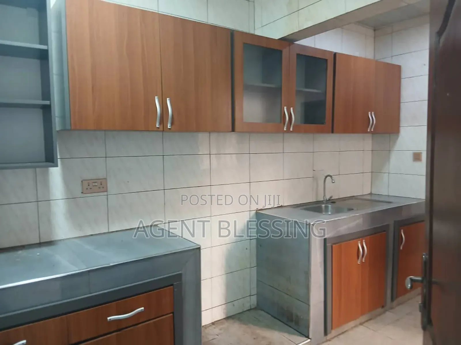 3bdrm Apartment in Golf City Afariwa, Tema Metropolitan for rent