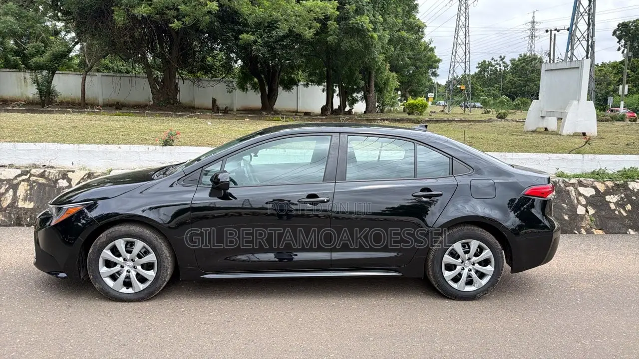 Toyota Corolla LE 2023 Black