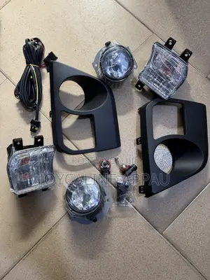 Mitsubishi L200,2019 to 2020 Fog Light Cover With Trafficator Light