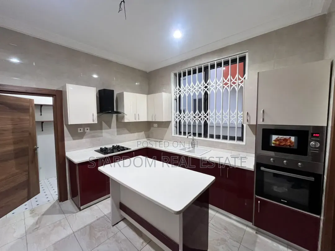 4bdrm Duplex in East Legon Hills, Boundary Road Area for rent