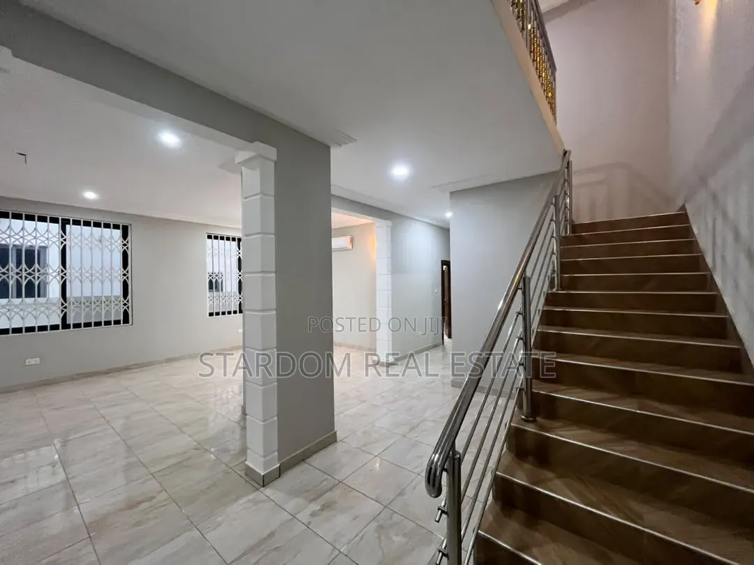 4bdrm Duplex in East Legon Hills, Boundary Road Area for rent