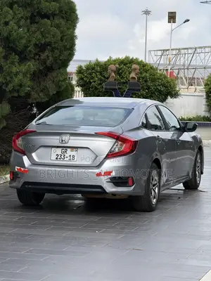 Honda Civic EX Sedan 2018 Silver