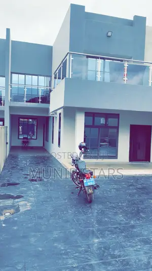 6bdrm House in Kwabenya Estate for sale