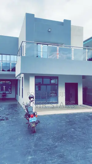 6bdrm House in Kwabenya Estate for sale