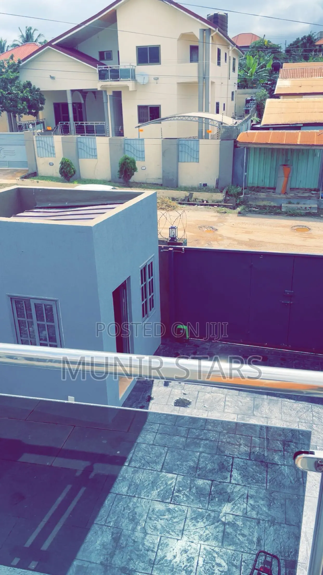 6bdrm House in Kwabenya Estate for sale