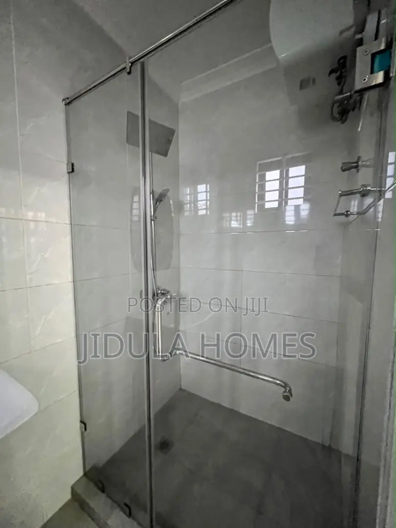 4bdrm Duplex in East Legon Hills, School Junction for rent