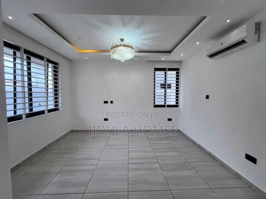 4bdrm Duplex in East Legon Hills, School Junction for rent