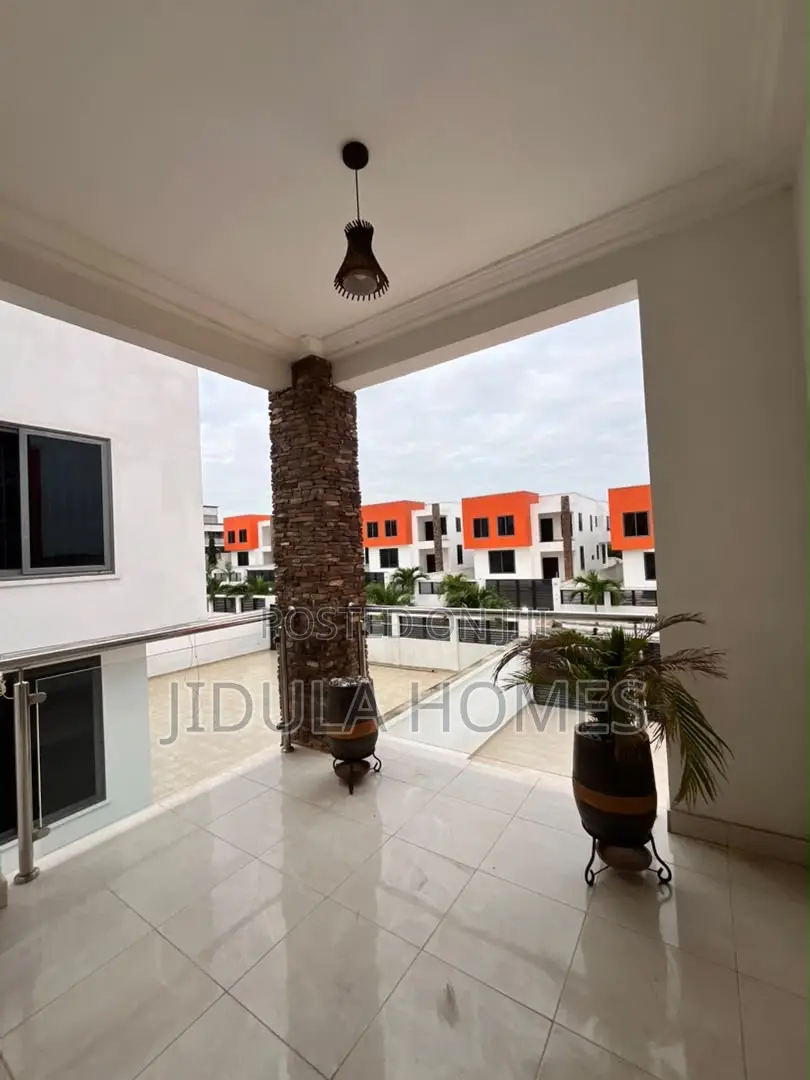 4bdrm Duplex in East Legon Hills, School Junction for rent