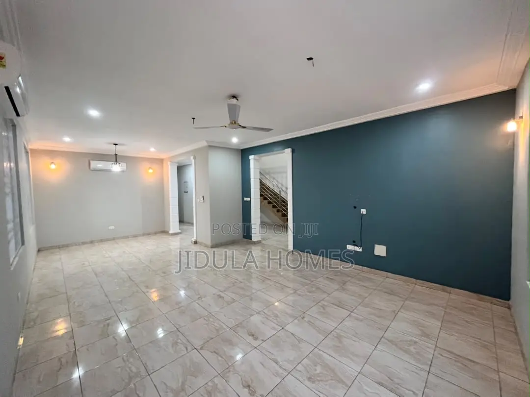 4bdrm Duplex in East Legon Hills, School Junction for rent