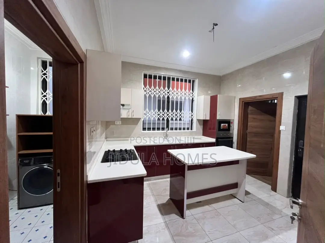 4bdrm Duplex in East Legon Hills, School Junction for rent