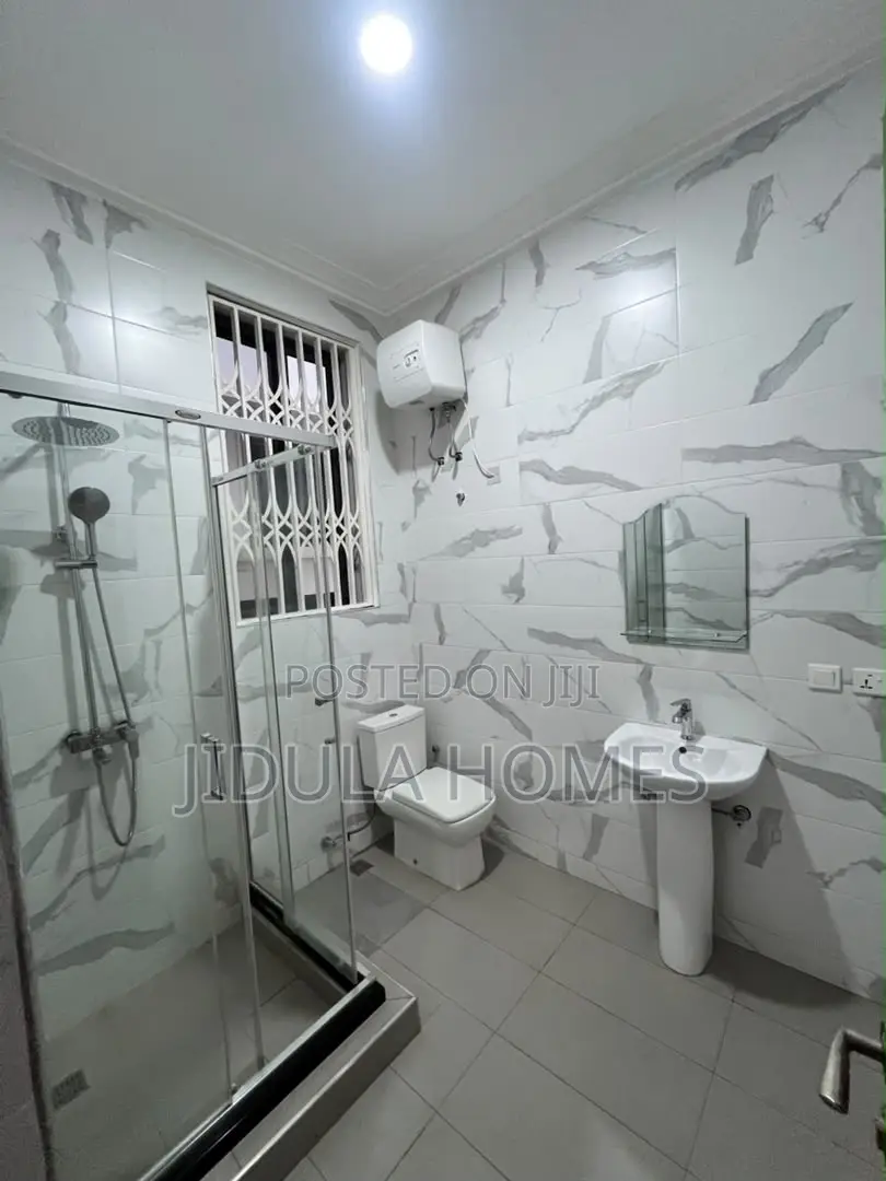 4bdrm Duplex in East Legon Hills, School Junction for rent