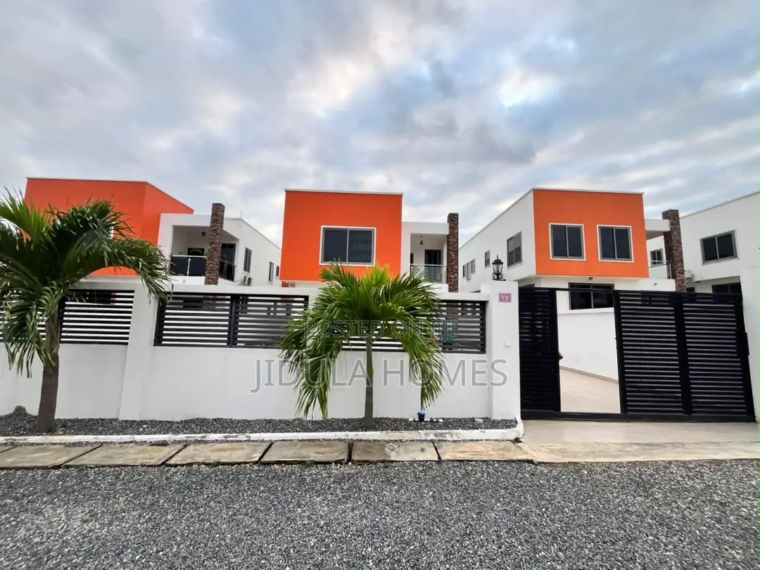 4bdrm Duplex in East Legon Hills, School Junction for rent