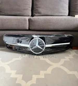 W204 C250 Amg Front Grille