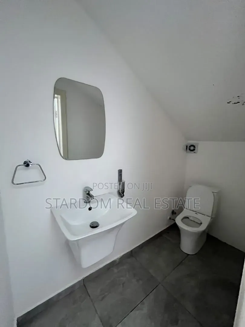 4bdrm Duplex in East Legon Hills, Boundary Road Area for rent