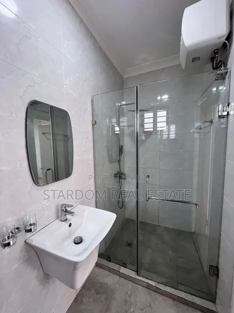 4bdrm Duplex in East Legon Hills, Boundary Road Area for rent
