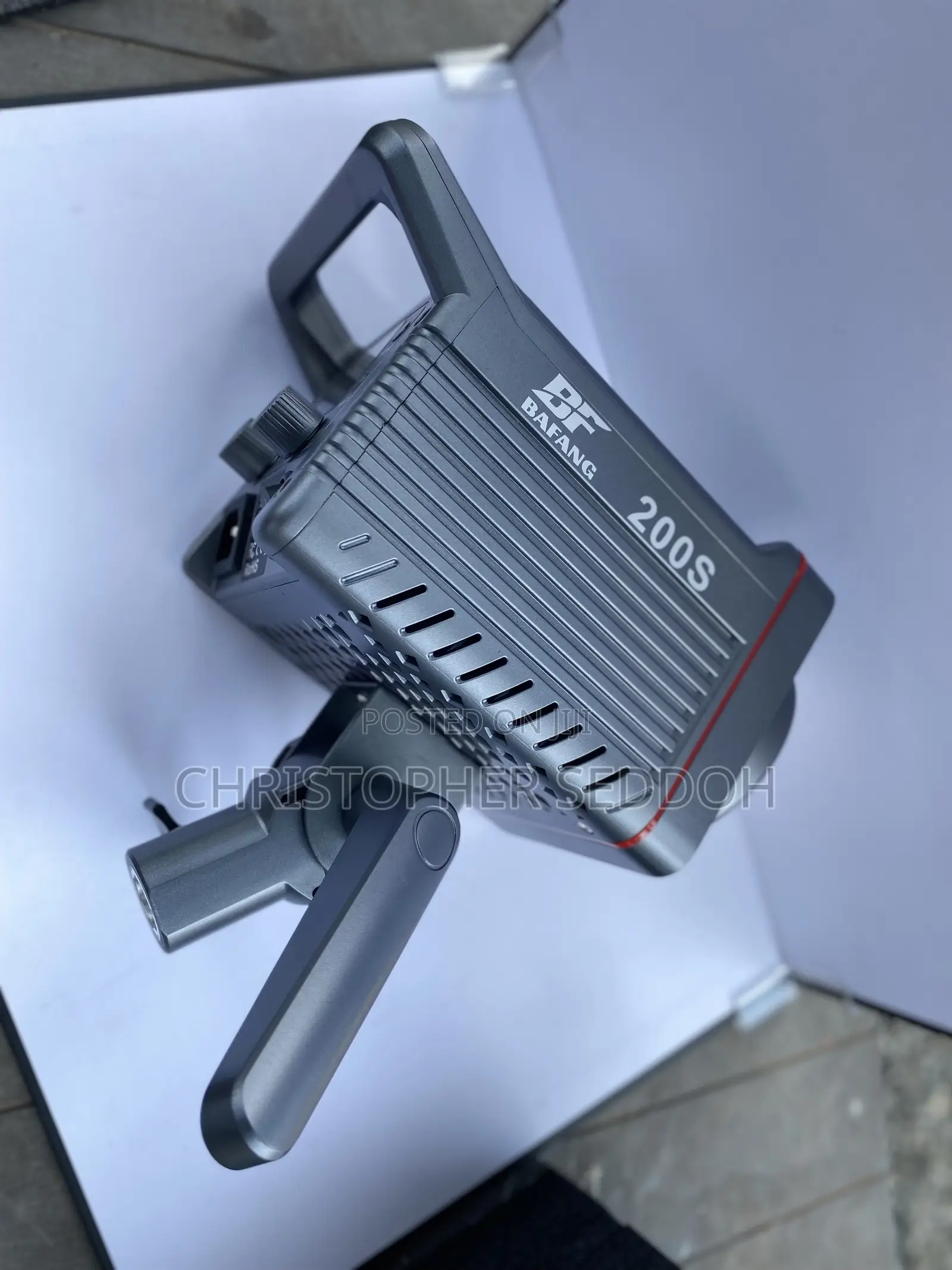 Light for Videos and Pictures