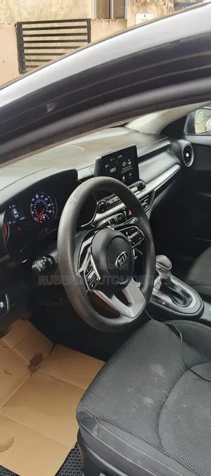 Kia Forte FE 2021 Black