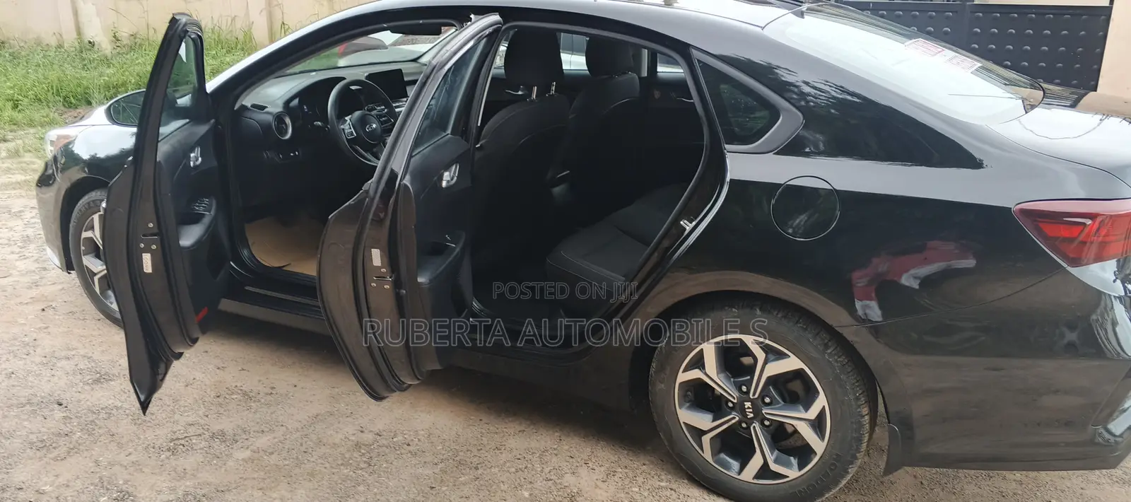 Kia Forte FE 2021 Black