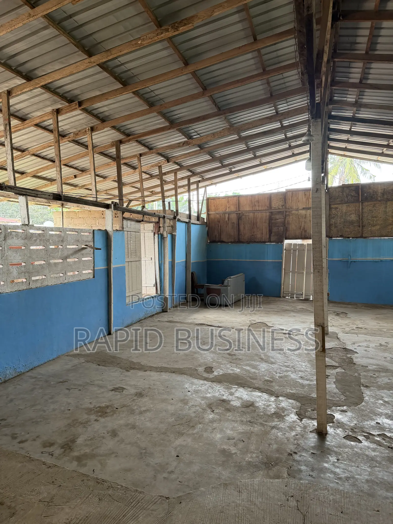 Warehouse /Church/School /Business Center Building for Rent