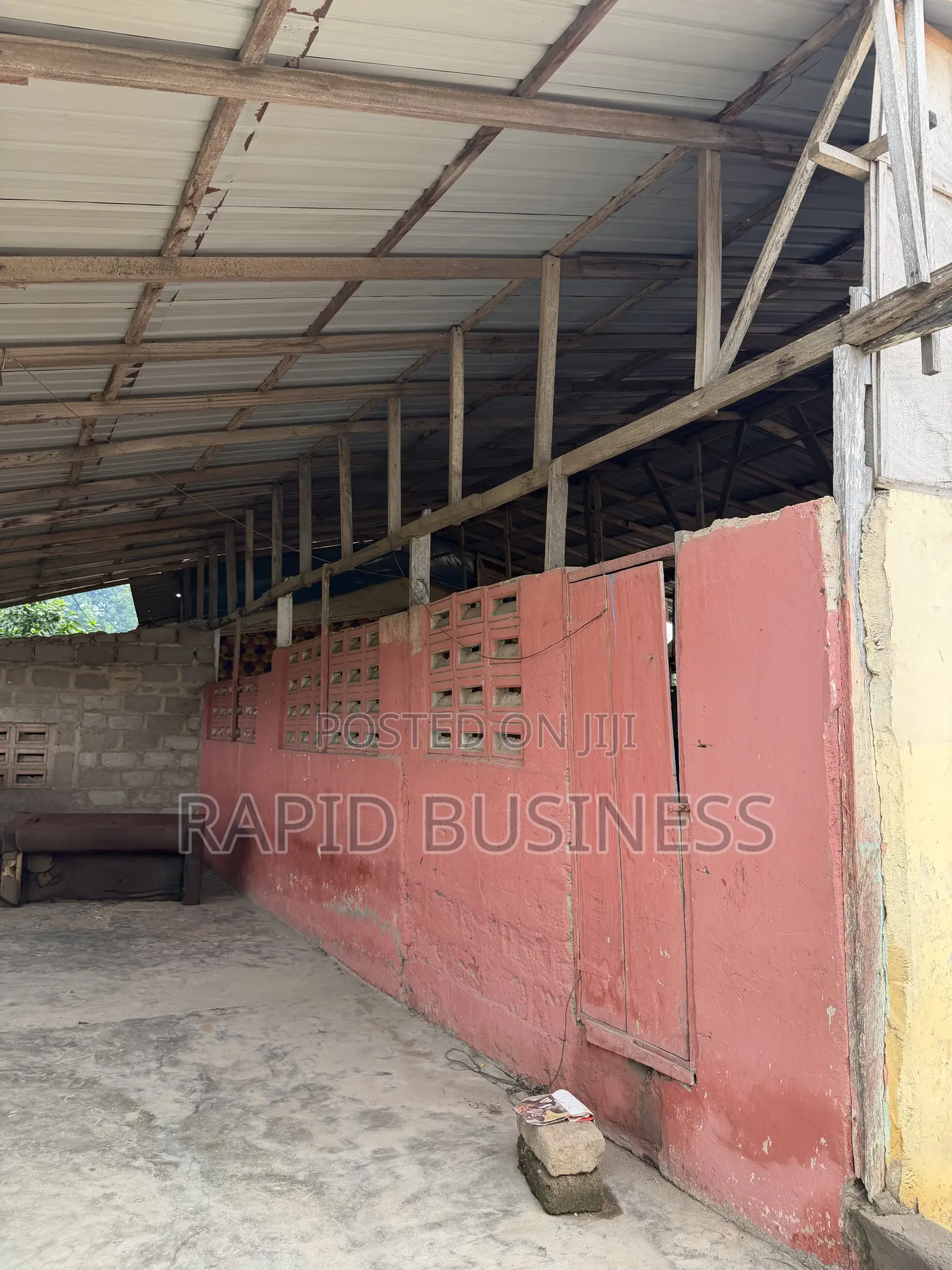 Warehouse /Church/School /Business Center Building for Rent