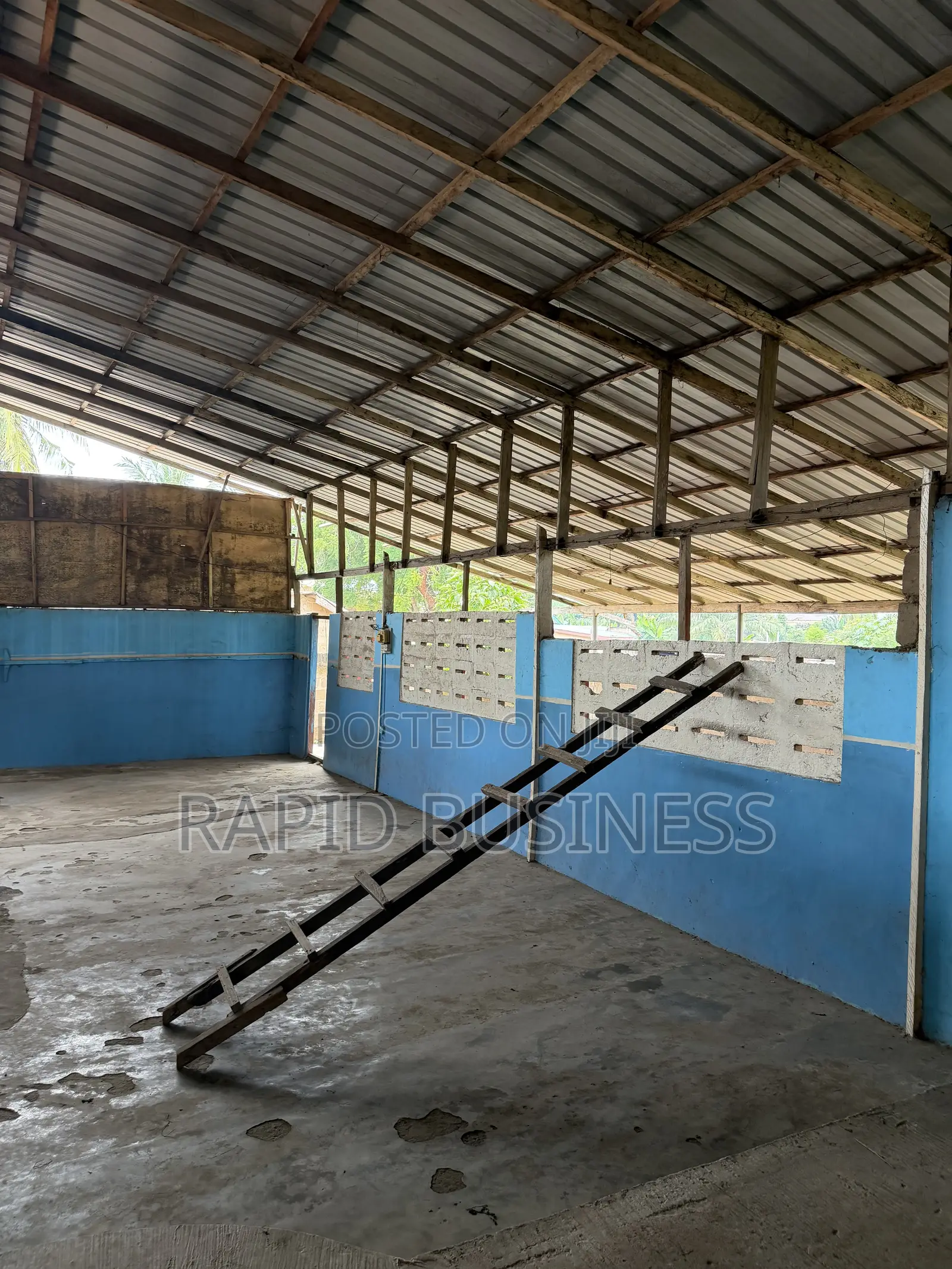 Warehouse /Church/School /Business Center Building for Rent
