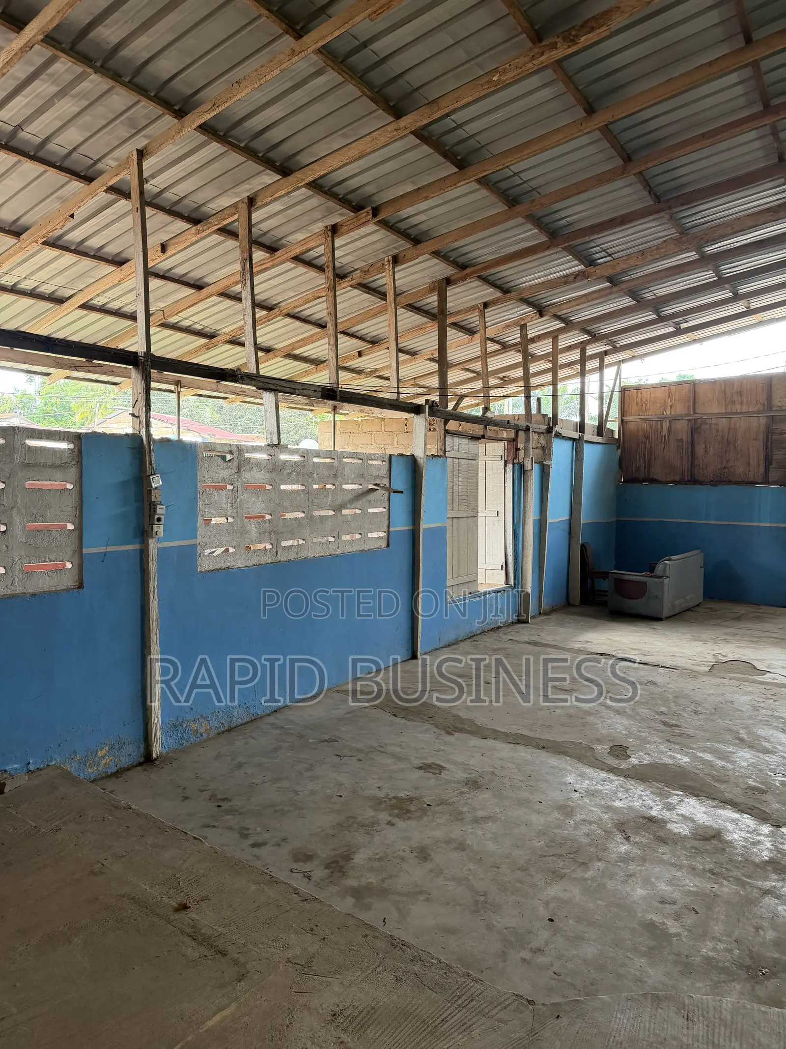 Warehouse /Church/School /Business Center Building for Rent