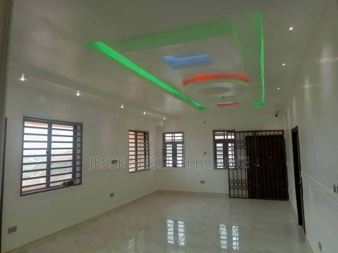 4bdrm House in J&J Estate Limited, Kumasi Metropolitan for sale