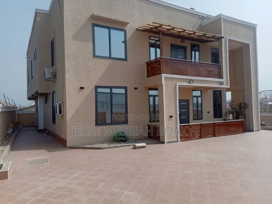 4bdrm House in J&J Estate Limited, Kumasi Metropolitan for sale
